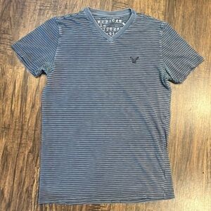 American Eagle Outfitters Blue Logo Athletic Fit Short Sleeved Tee Shirt.  S